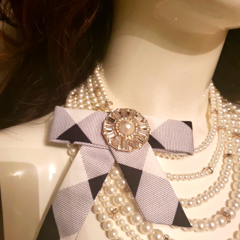White house black market convertible pearl strings necklace NWT pin bow
